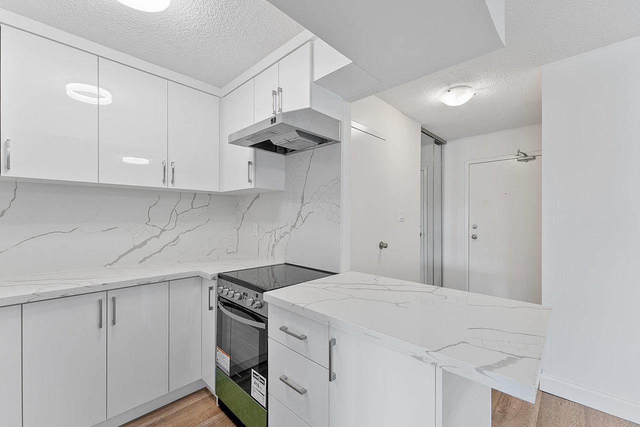 10330 Yonge Street W Unit: 404