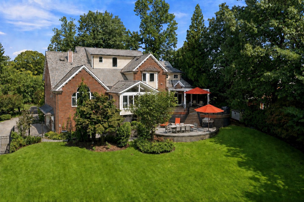 285 Hartshorn Drive, Short Hills, NJ 07078