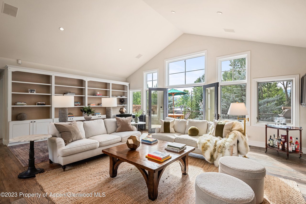 1044 Horse Ranch Drive