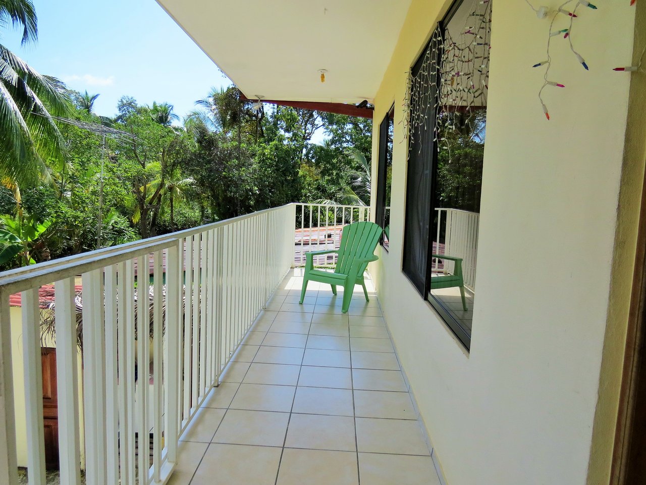 Fully equipped 4 Unit Apartment/Hotel complex 70 meters from the entrance to world-famous Marino Ballena National Park