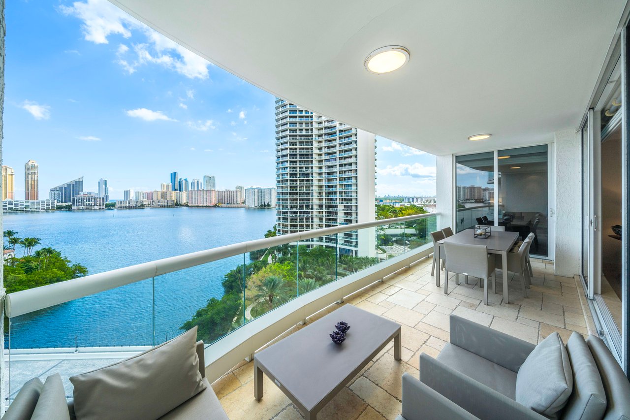 6000 Island Blvd Unit: 1007