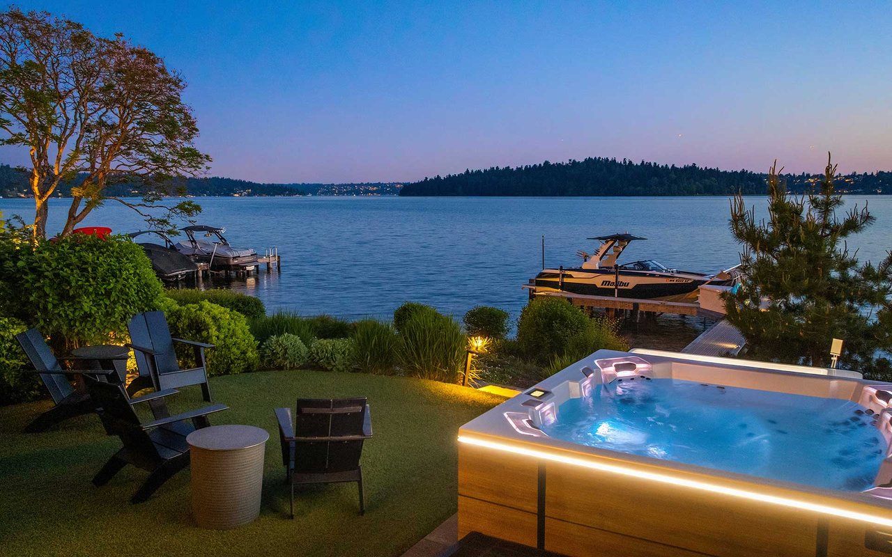 An Extraordinary Expression of Modern Waterfront Living on Mercer Island