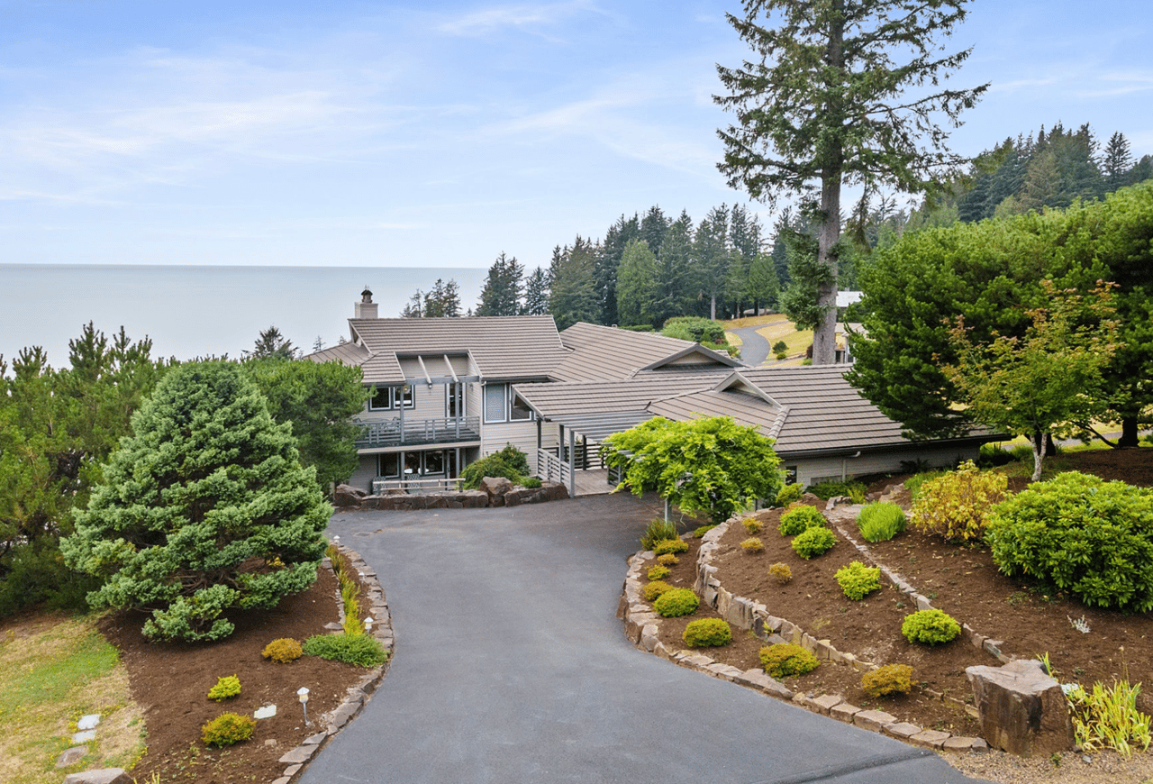 Sold custom ocean-view home at 8720 Braeridge Dr in Neahkahnie above Manzanita Oregon