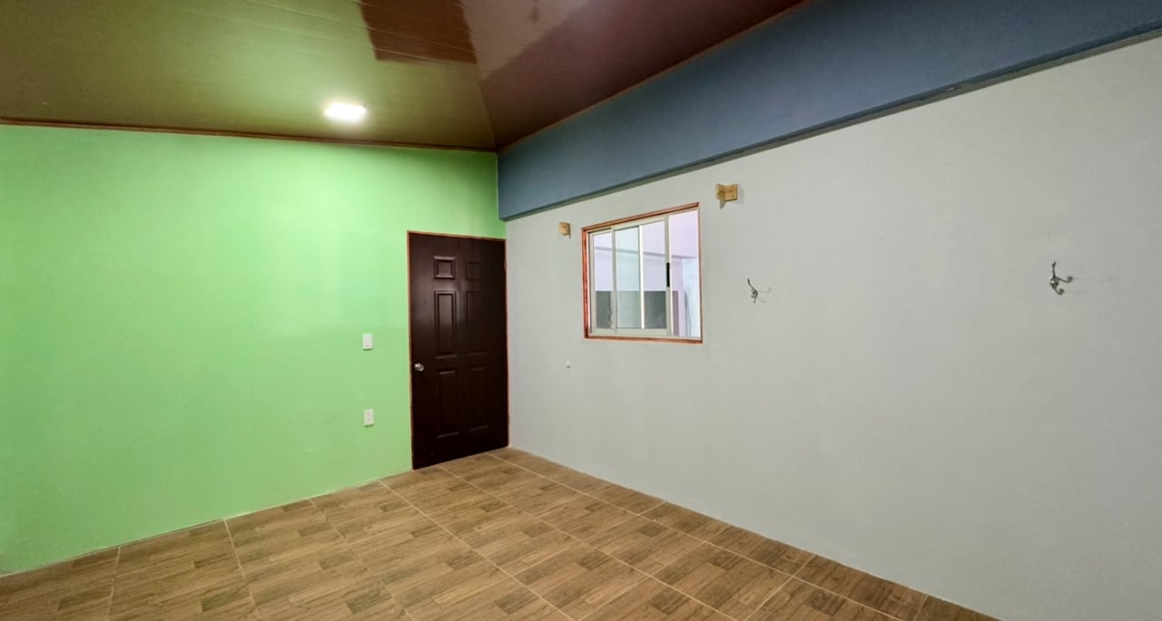 Commercial Shop with Two Cabins in Barú, Dominical