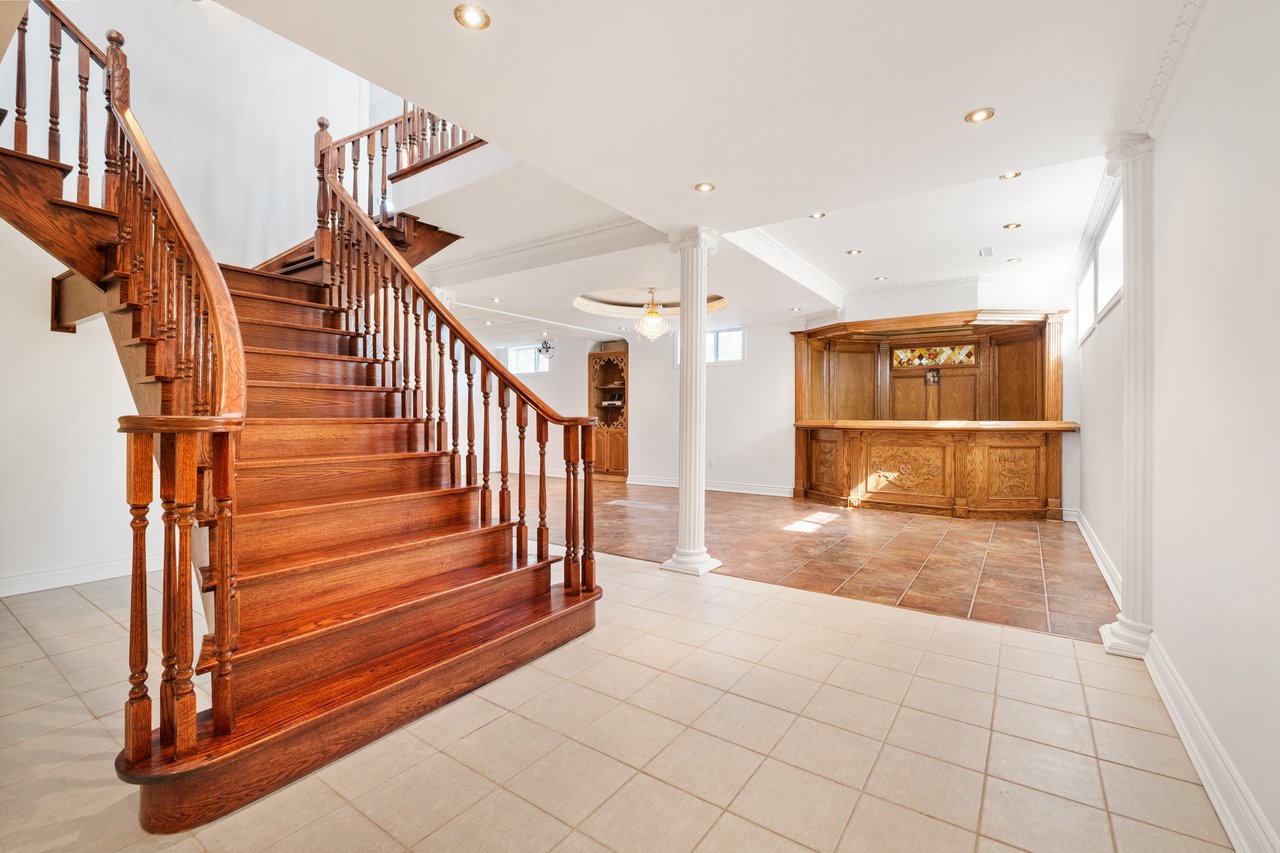 19 Logan Crt 