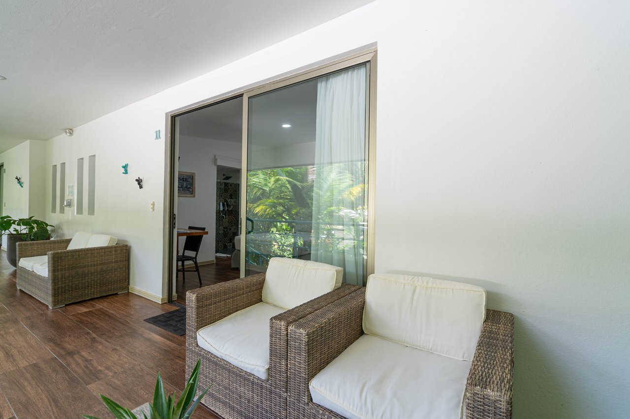 22 Unit Tropical Boutique Hotel steps from Manuel Antonio Park & Beach