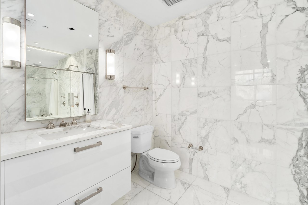 200 Congress Avenue #37H