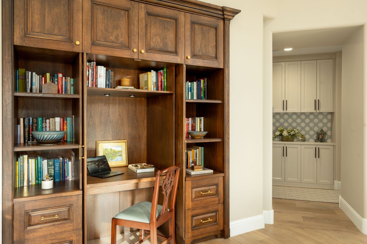 7115 E FOOTHILL Drive