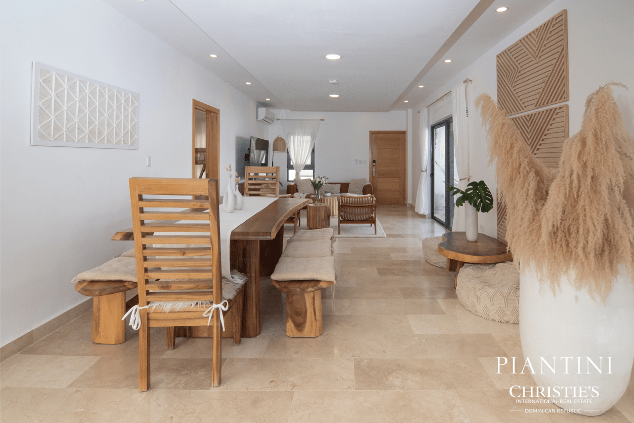 Sunrise Penthouse, Terrenas