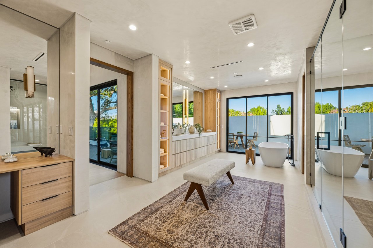 4816 Oak Park Avenue