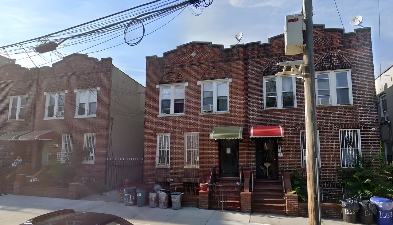 1661 Sterling Pl