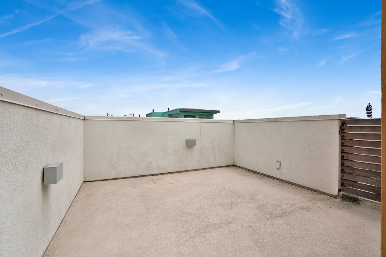 1688 Shoreline Way