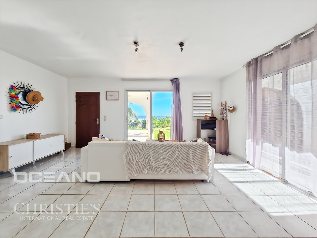 Exceptional Villa – Panoramic Ocean View (Oyster Pond)
