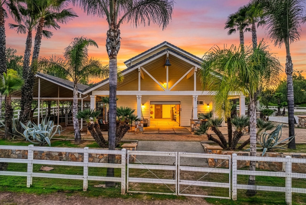 40801 Avenida La Cresta