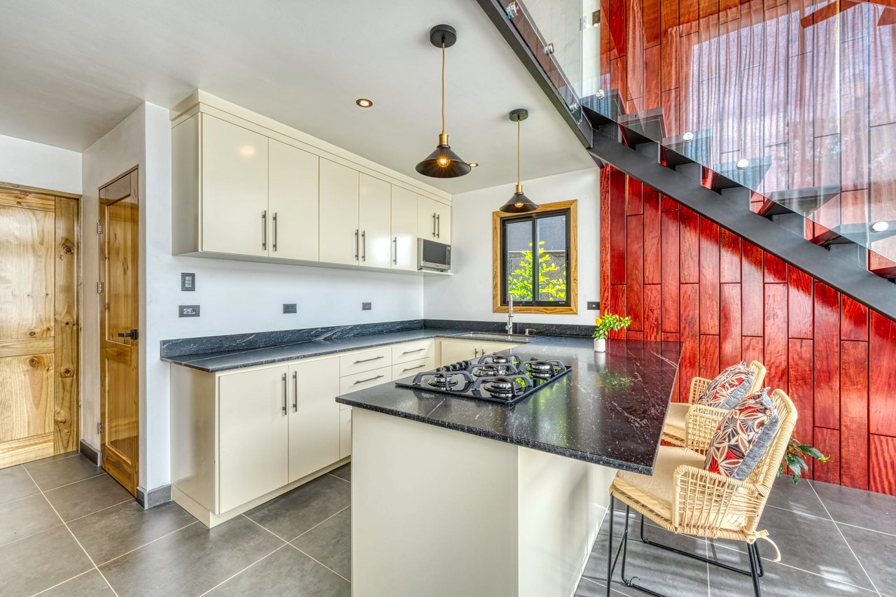Modern Tropical Villas walking distance to Uvita Town
