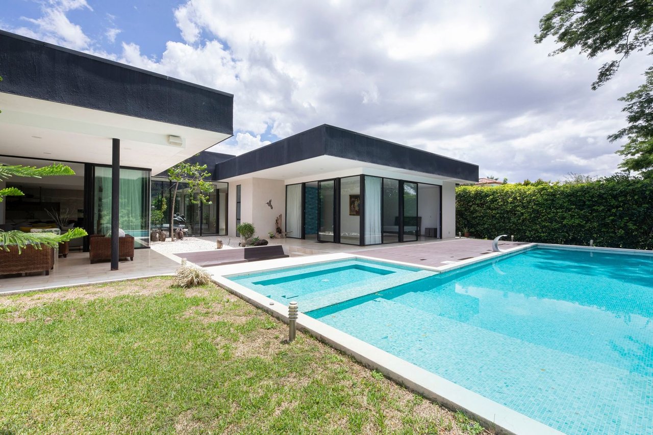Golf Front Modern Home, Santa Ana, San Jose