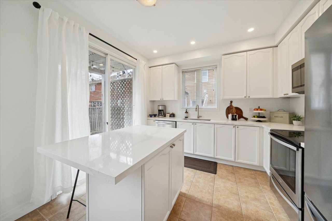 77 Fred Silvester rd