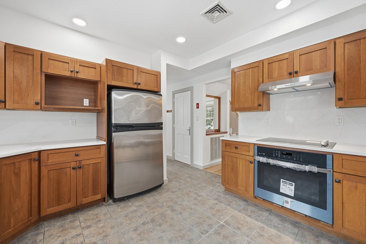 30 Lodge Rd, Belmont