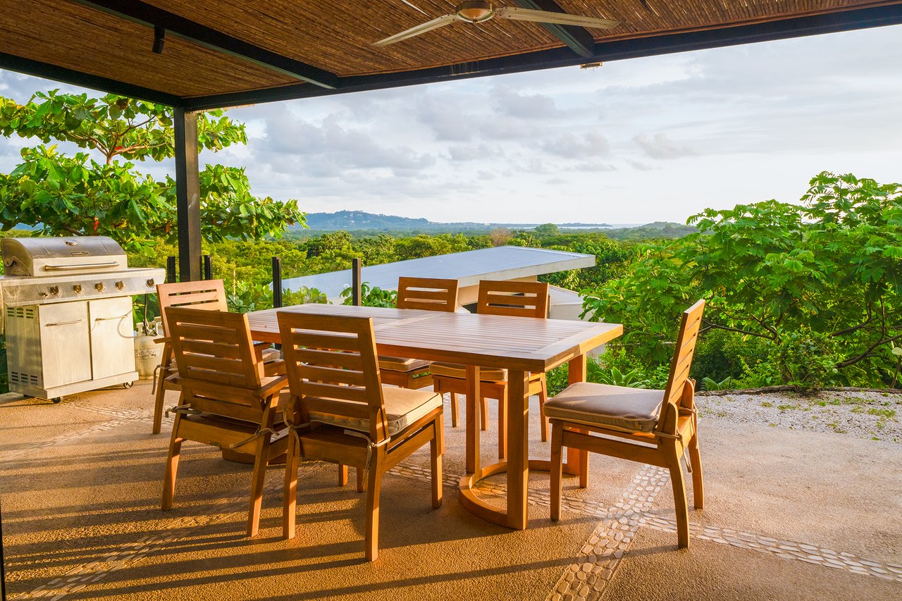 Casa Salinas – 3 beds ocean view home in playa grande
