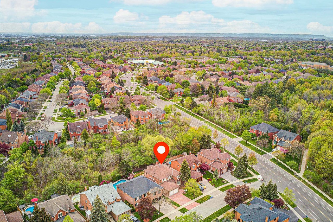 1126 Berkshire Crt
