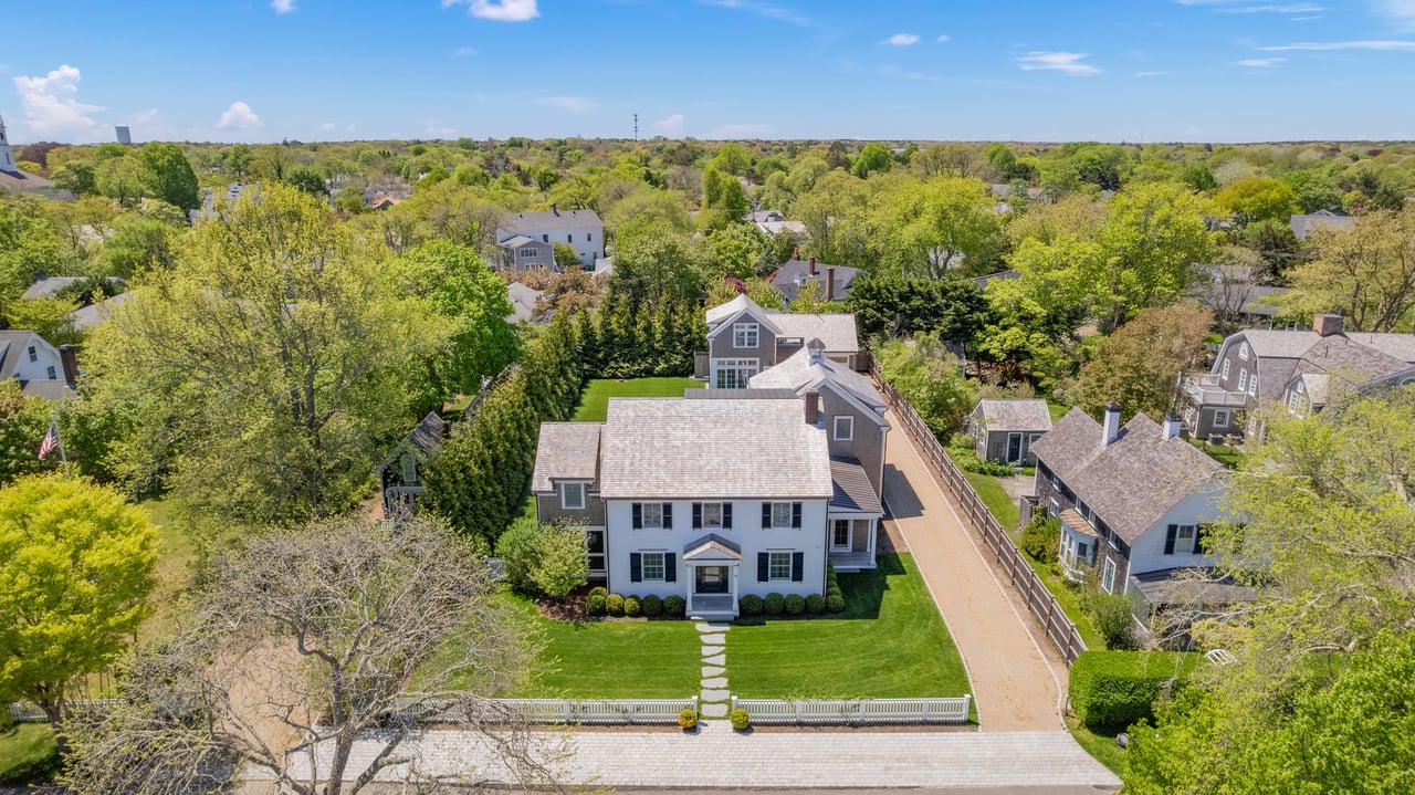 30 Pierce Ln