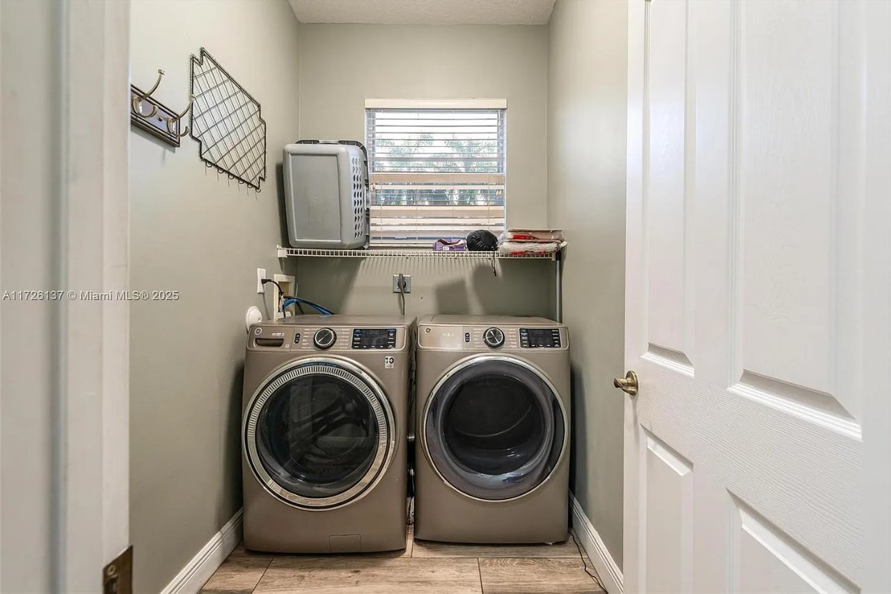 2561 NW 123rd Ter, Coral Springs, FL