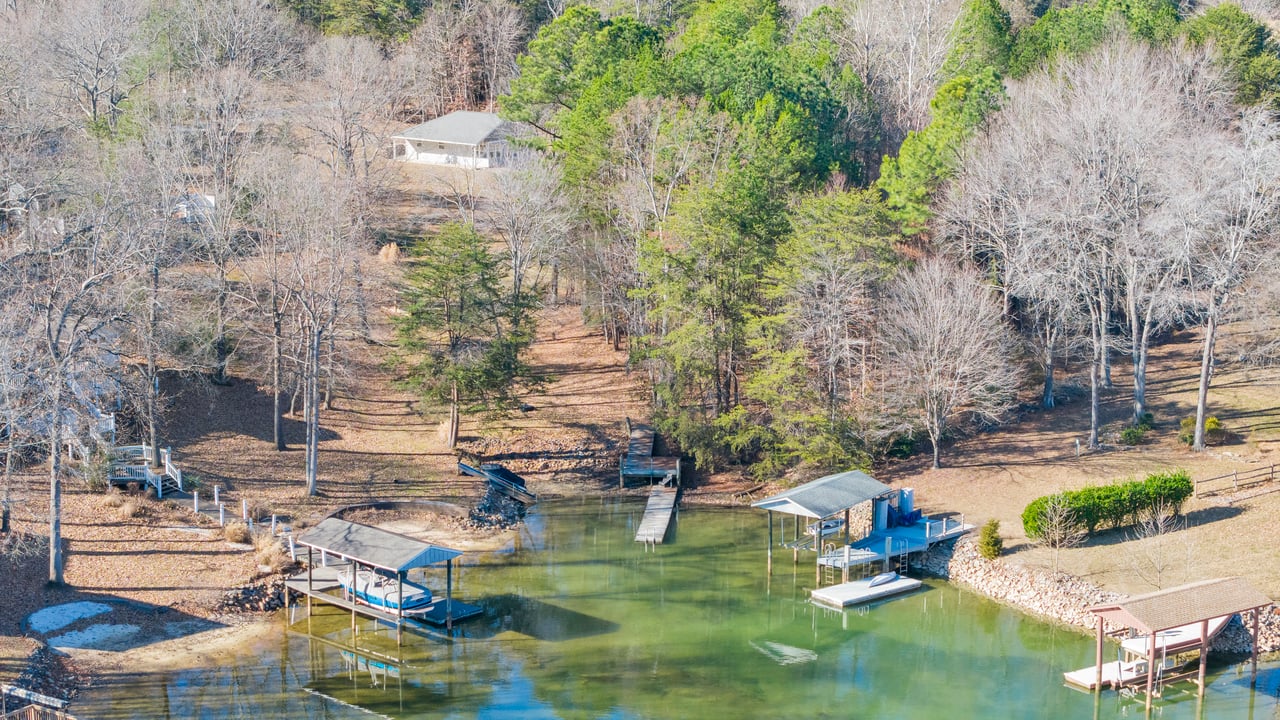 100 Sandpiper DR