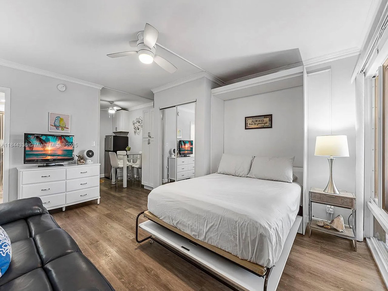 555 N Riverside Dr #4