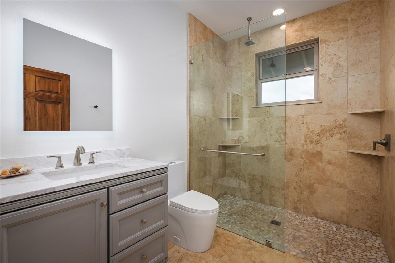 67-1027 Wainoenoe Rd