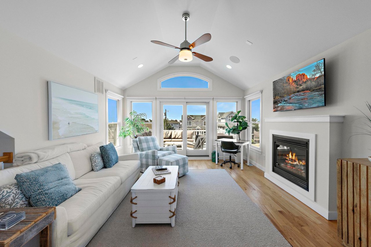 407 B Coral Street 