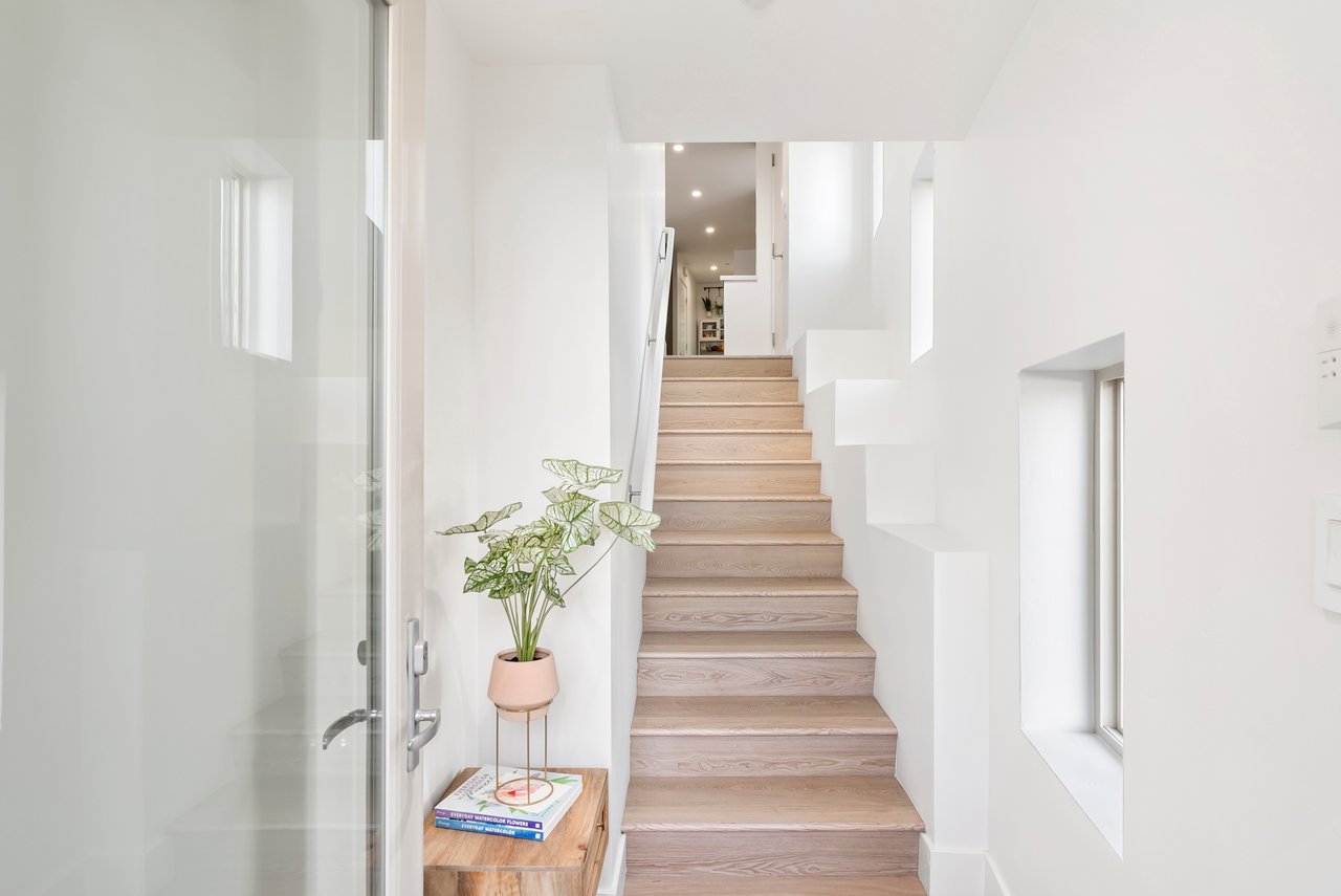 OCEANSIDE BEACH HOUSE