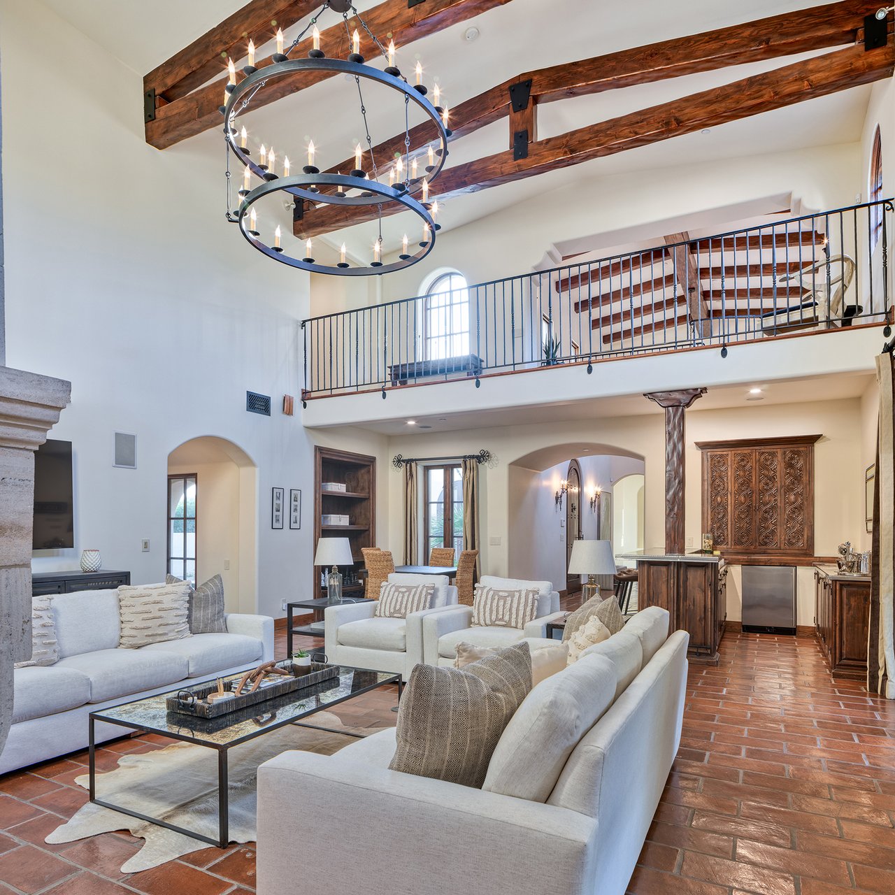 8243 N MOCKINGBIRD Lane