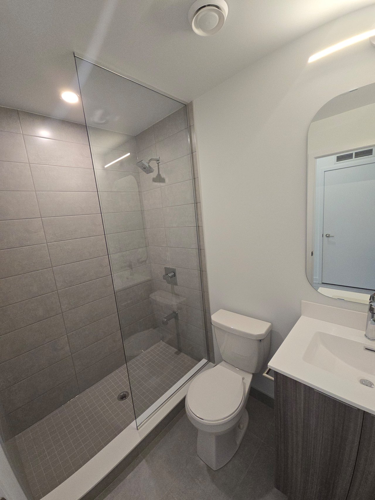15 Richardson Street, Toronto C08 Unit: 711