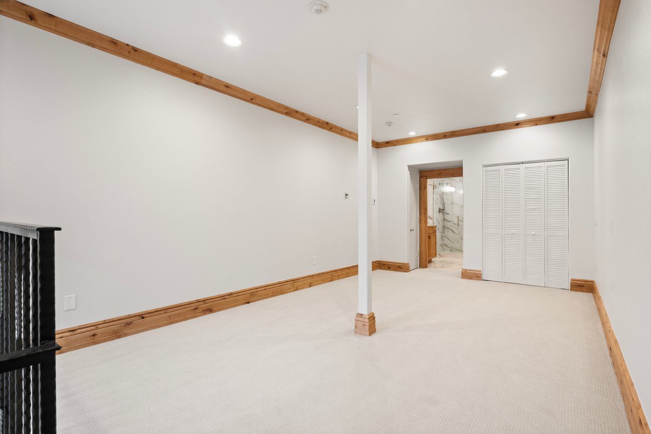 Bright & Spacious Aspen Home