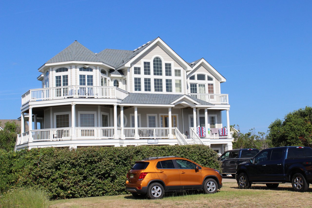 1062 Lighthouse Dr