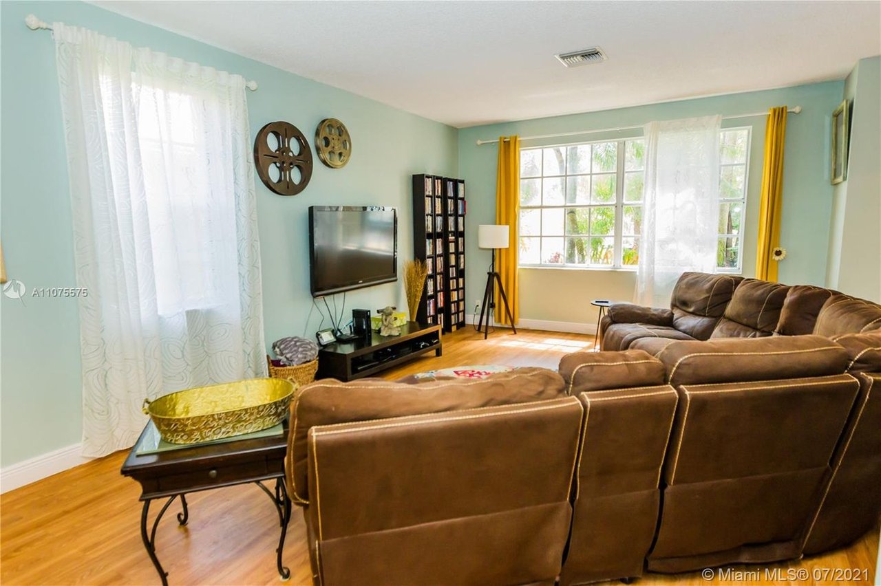 301 Cameron Dr