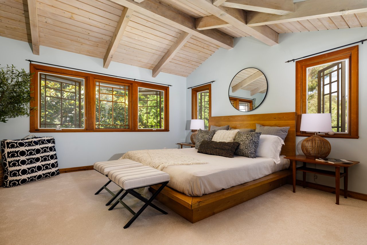 Four Bedroom Home Near Butterfly Beach
