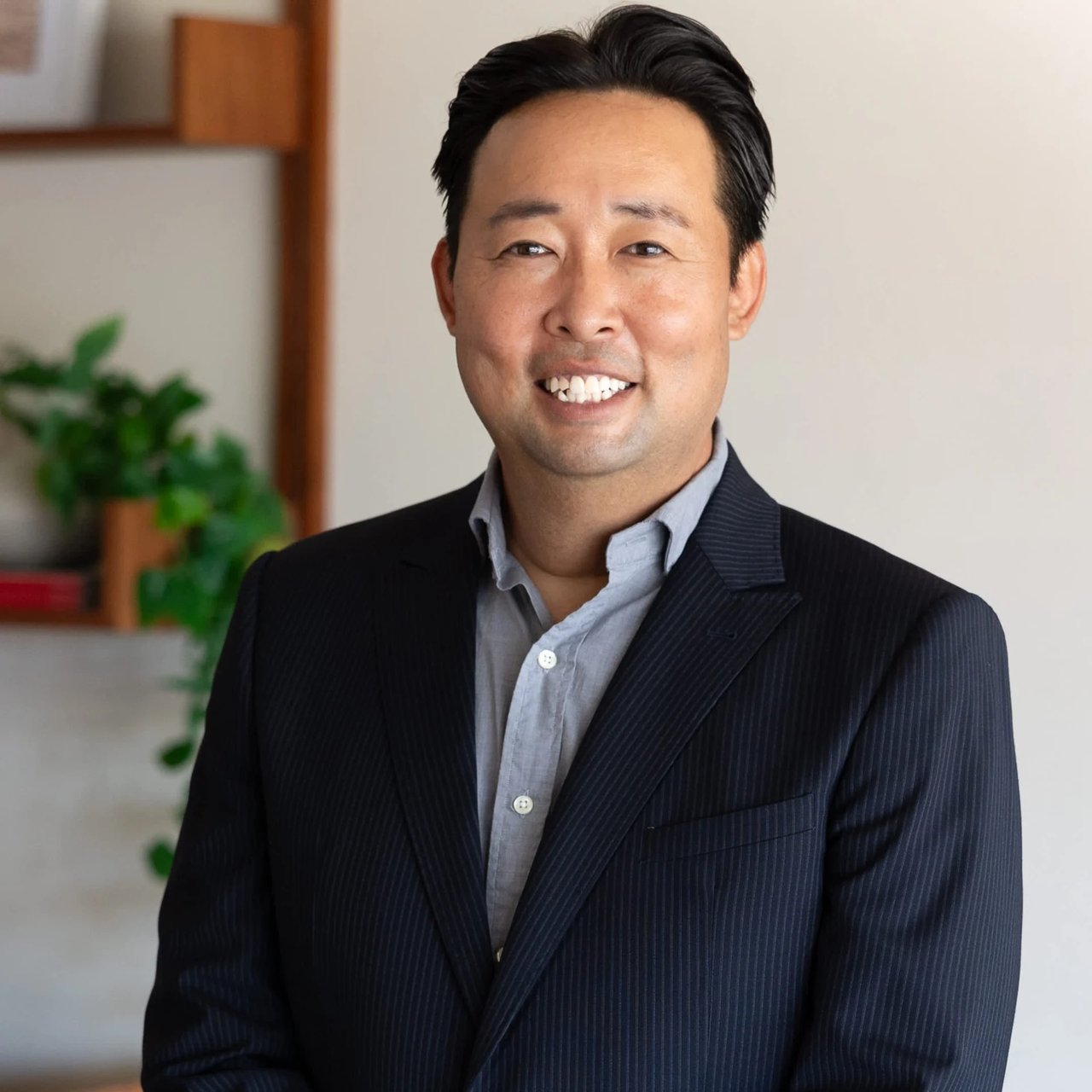 Sung Yoon Honolulu, HI Real Estate Agent Headshot
