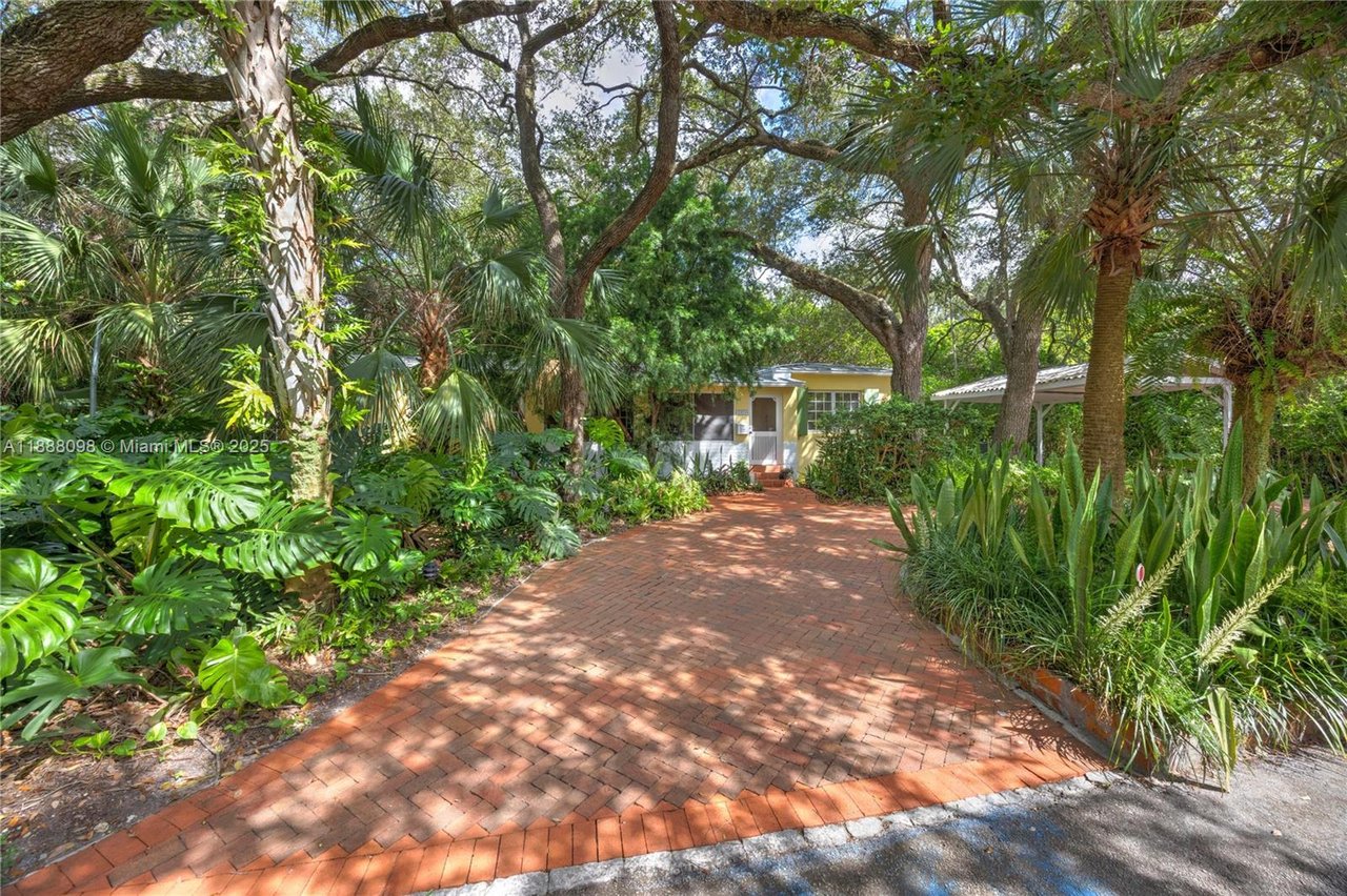 1 Grove Isle | Unit A908