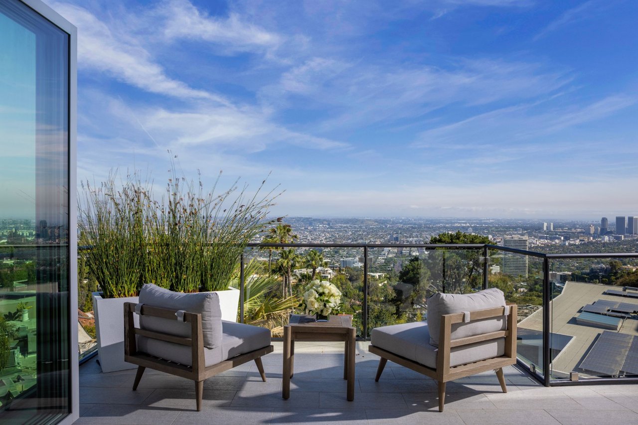 9270 Kinglet Dr, Hollywood Hills