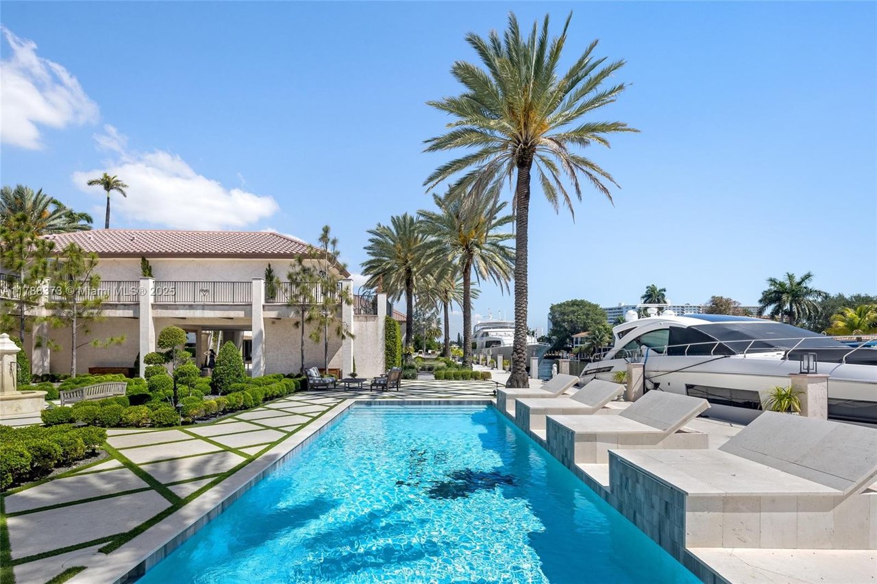 600 Isle Of Palms Dr