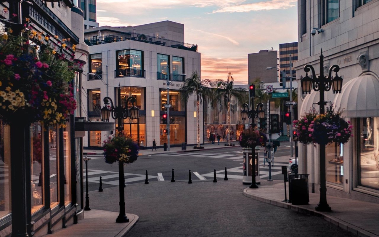 Beverly Hills Flats image