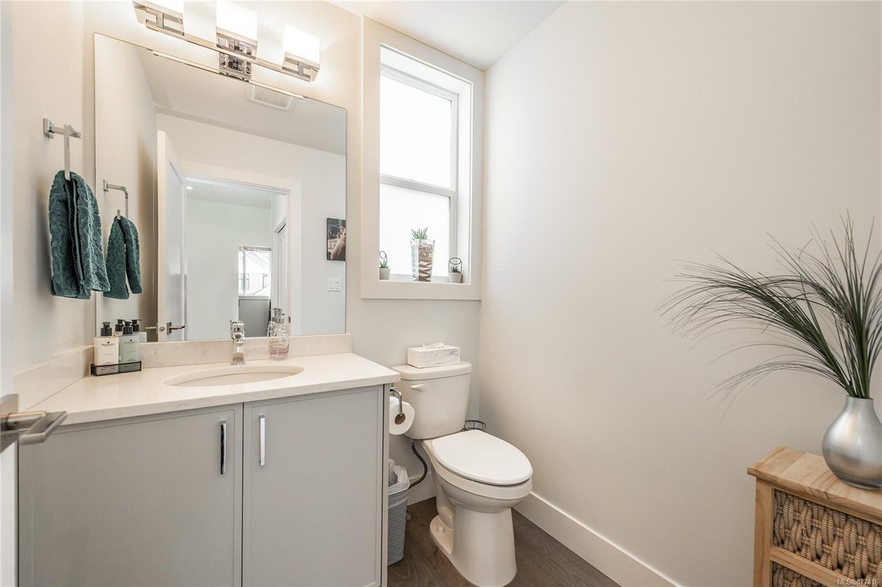3535 Paperbark Cres