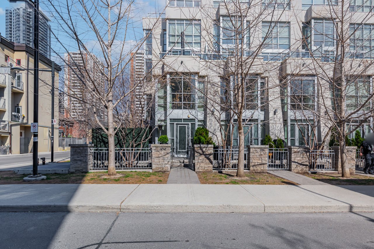 LUXURY URBAN TOWNHOME