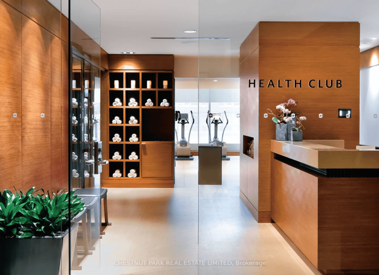 Suite 1904- 180 University Avenue