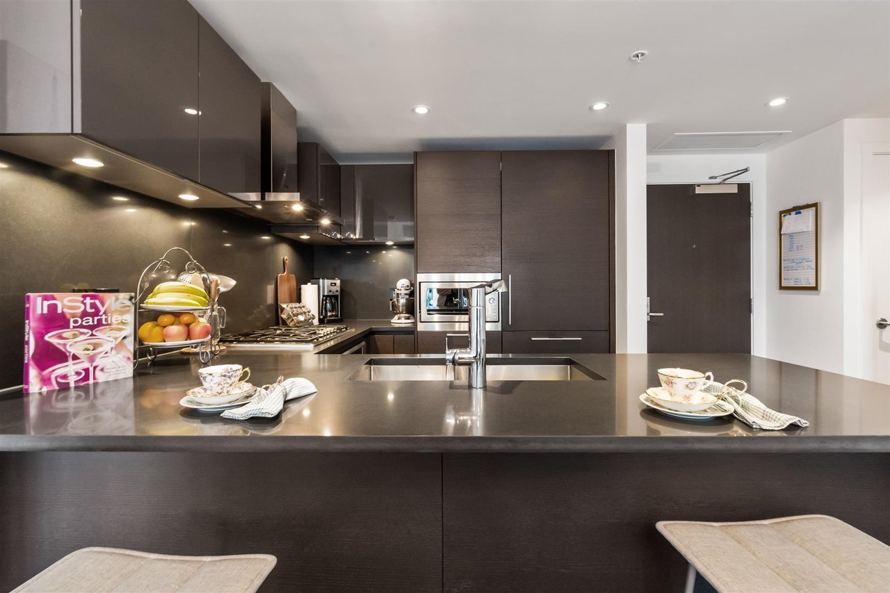 602-1561 W 57th Ave