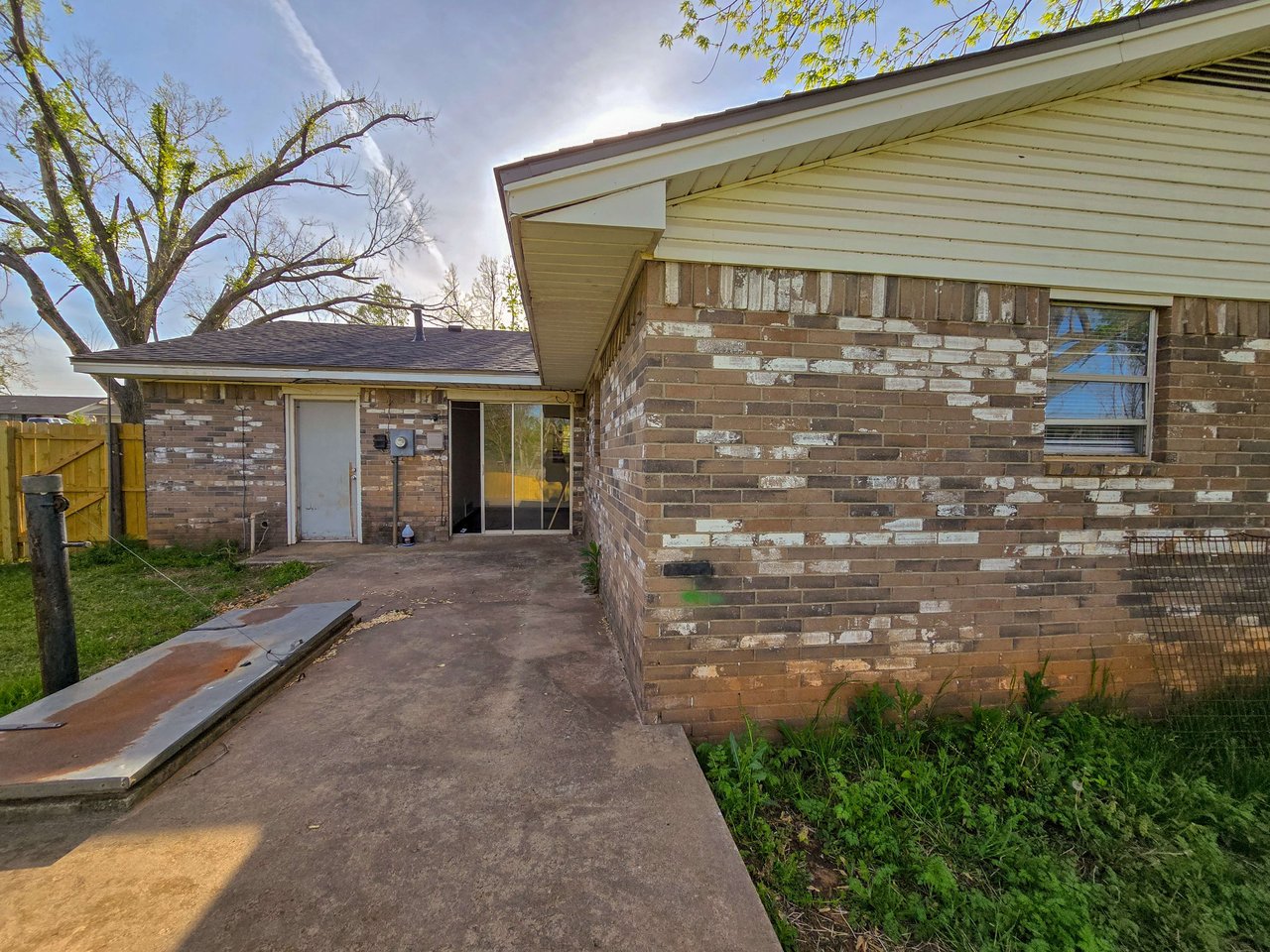 104 Hardesty Dr.