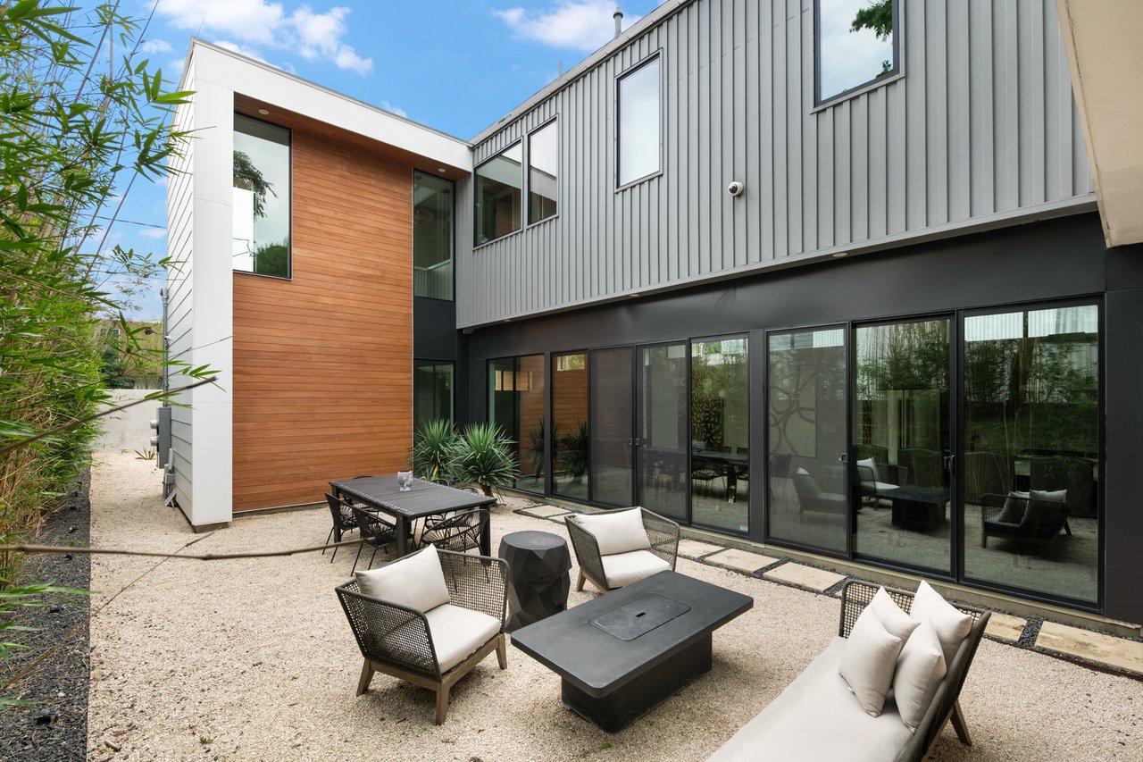 404 W Milton