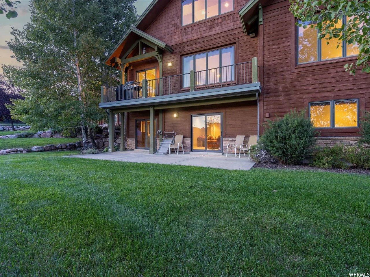 5823 E Elkhorn Dr