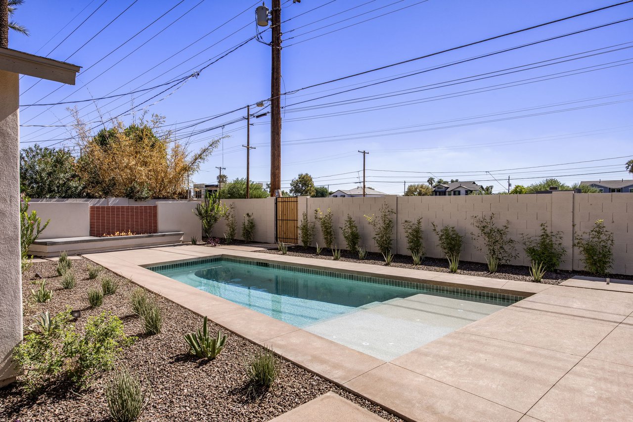 4713 E CALLE REDONDA